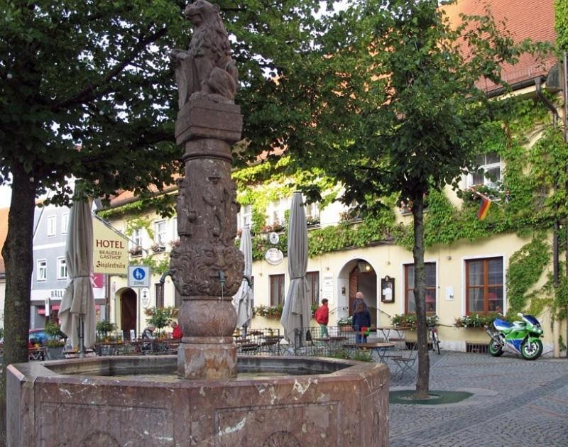 Altstadt-Hotel Zieglerbraeu Dachau Bagian luar foto