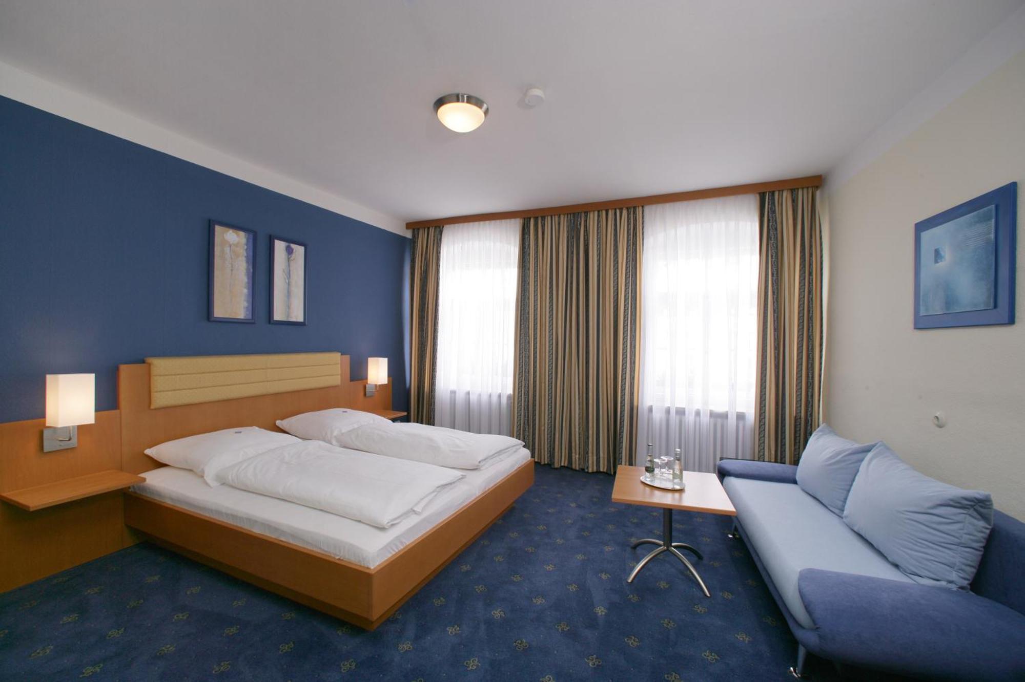 Altstadt-Hotel Zieglerbraeu Dachau Bagian luar foto