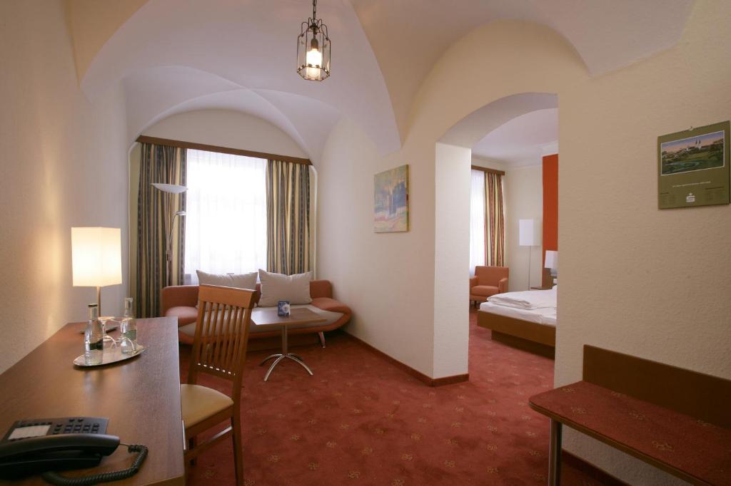Altstadt-Hotel Zieglerbraeu Dachau Ruang foto